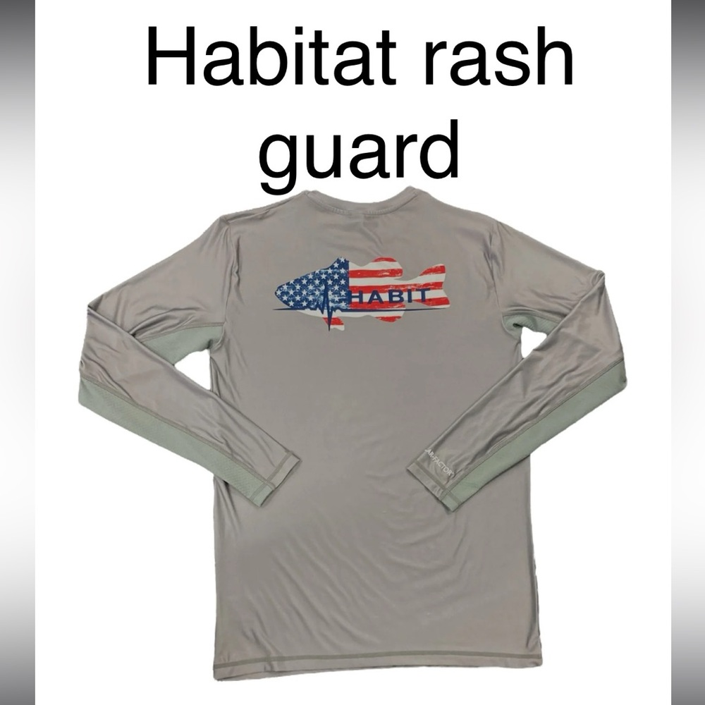 - Men’s habit rash guard size extra large new fish on back